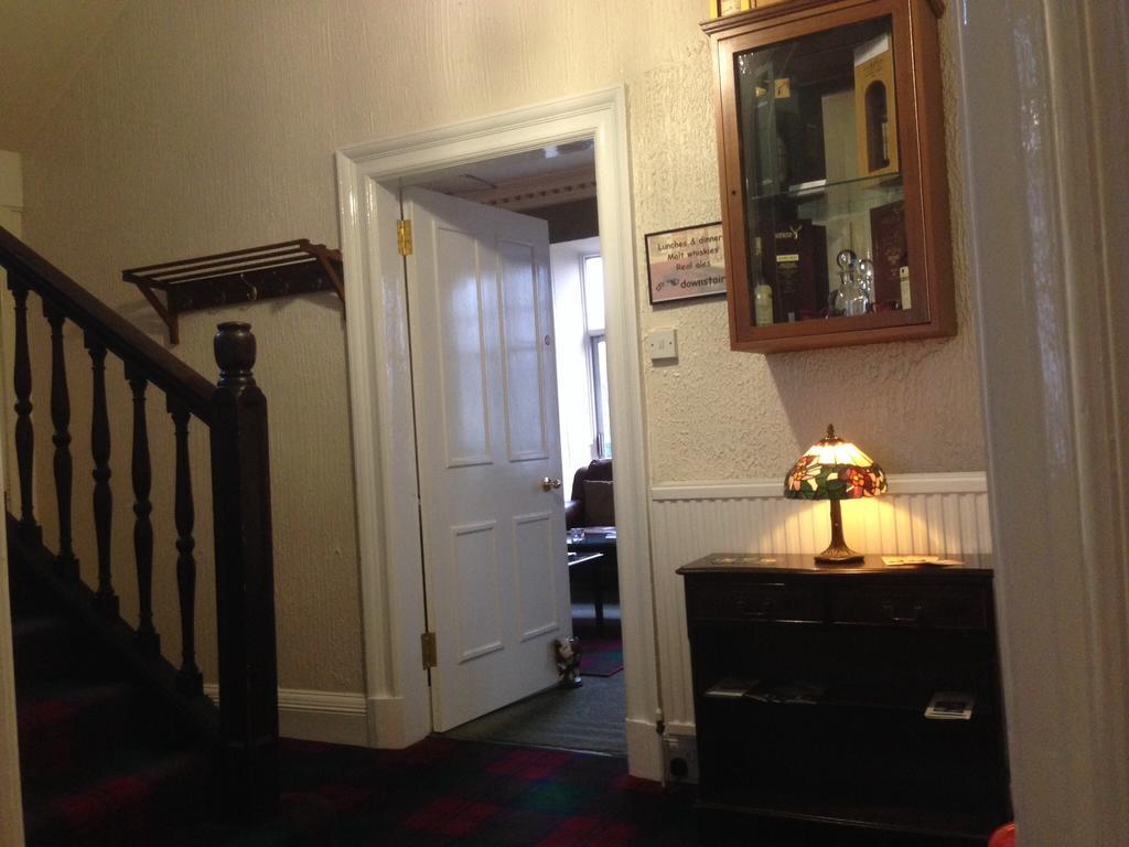 קרייגלאשי Highlander Inn מראה חיצוני תמונה